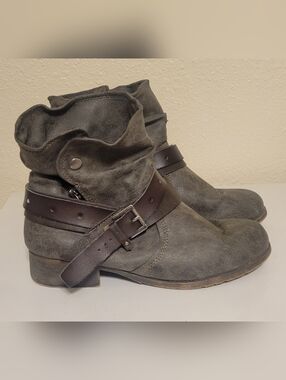 Maurices Slouch Ankle Boots Distressed Gray Size 7.5 Est AS IS